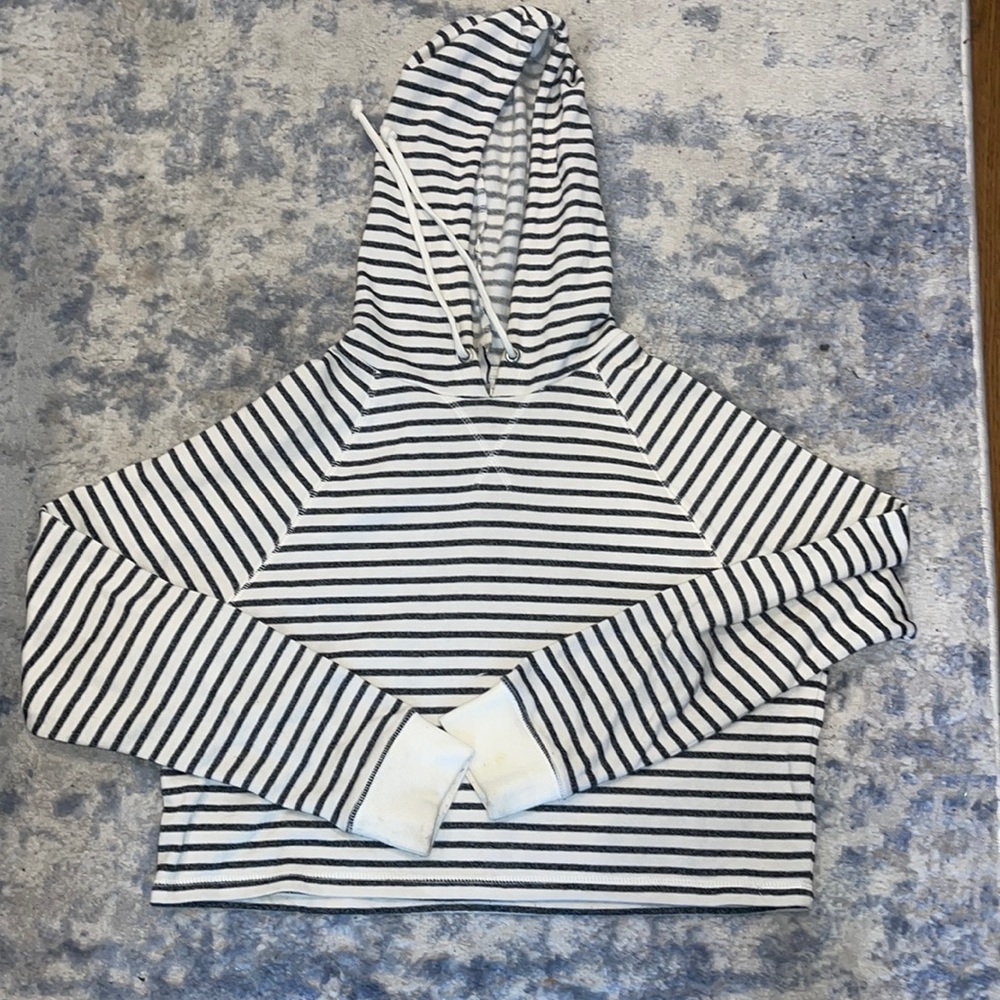 Forever 21 - Divided - Cropped Striped Sweater